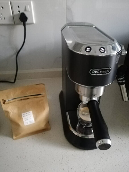 德龙半自动咖啡机家用商用办公室泵压式收到咖啡机，操作几次，老是不出水，好象锅炉里就没有进水一样，应该怎么解决？