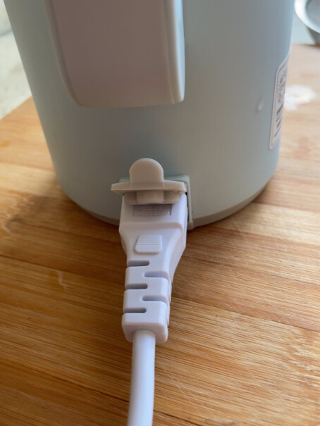 九阳豆浆机小型家用多功能迷你破壁机果蔬榨汁机这好清洗吗，刀头在下边？