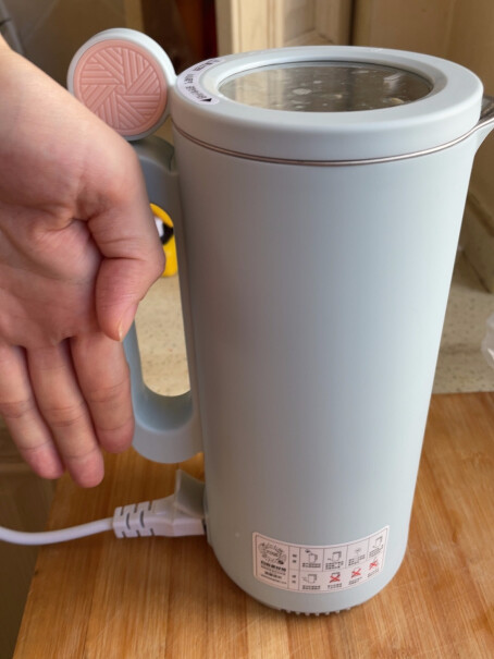 九阳豆浆机小型家用多功能迷你破壁机果蔬榨汁机为什么磨豆浆加热一会就溢出？