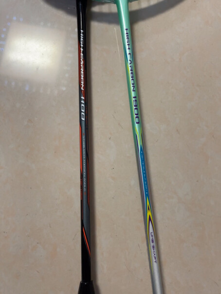 李宁LI-NING这个羽毛球拍的线的颜色可以自己选的吗？