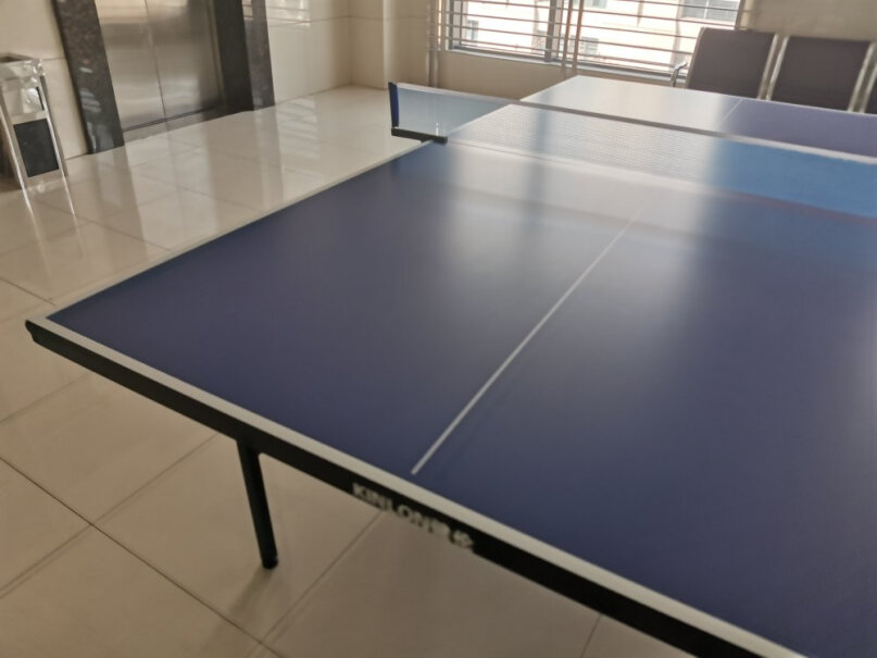 健伦JL3301乒乓球桌室内家用可折叠式乒乓球台有油漆味吗？