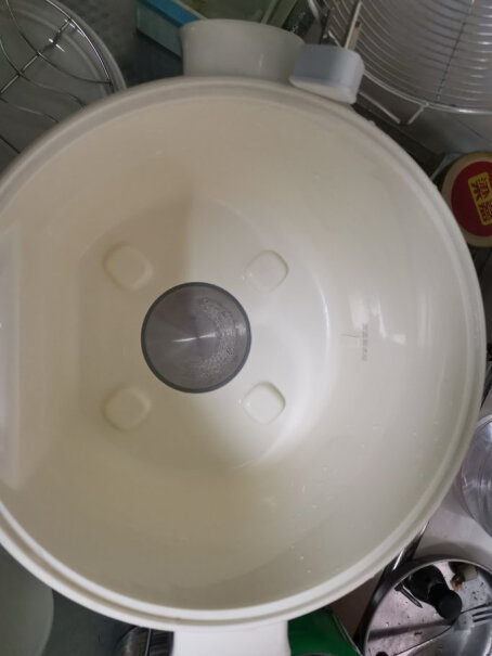 小熊电炖锅电炖盅请问你们炖的时候 锅身里是放冷水还是热水？炖汤会不会很久呀？