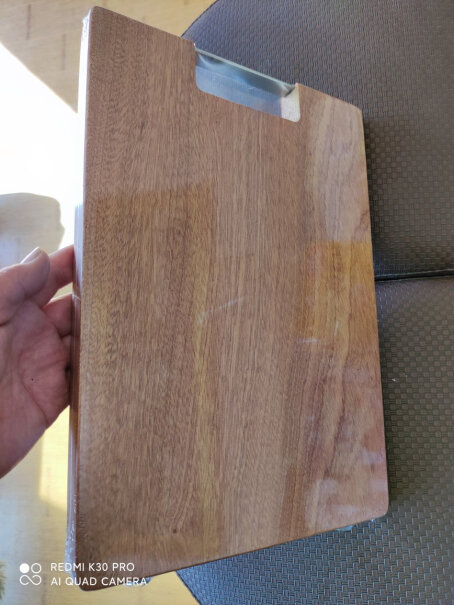 双枪乌檀木菜板加厚砧板实木防霉切菜板家用擀面案板方形菜墩会掉色吗？