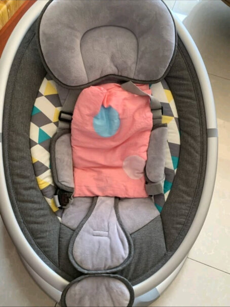 可优比婴儿电动摇椅摇摇椅宝宝摇篮躺椅哄娃神器哄睡怎么拆卸了？