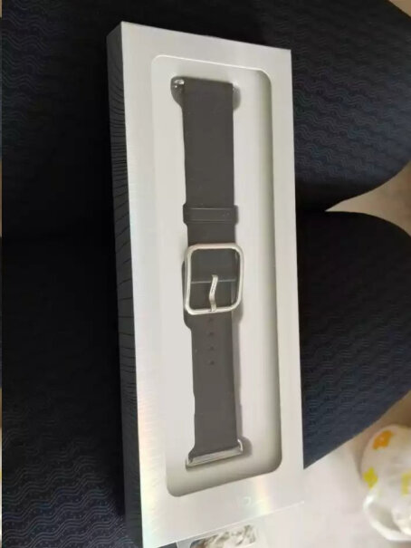 OPPO Watch 46mm智能手表屏幕有贴膜吗？