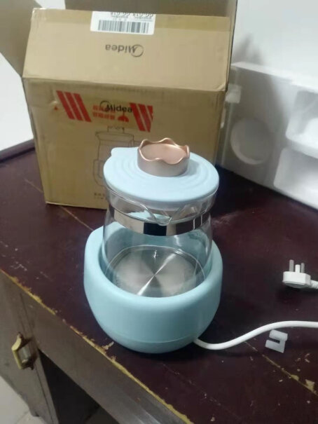 美的婴儿恒温水壶调奶器热奶器1.2L可以放些养生茶料一起煲开吗？