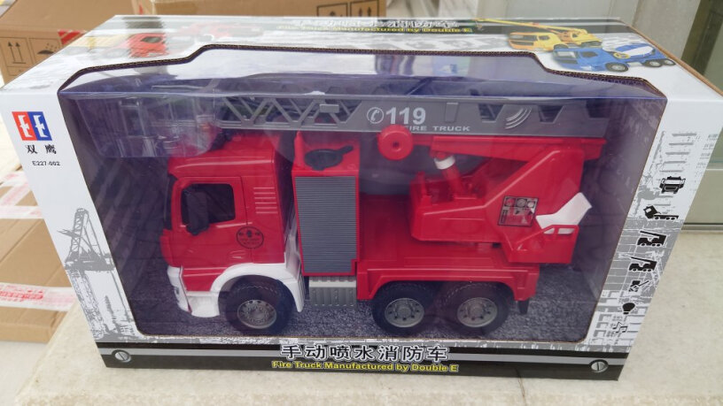 双鹰手动工程车运输翻斗车工程模型儿童玩具车什么材质？