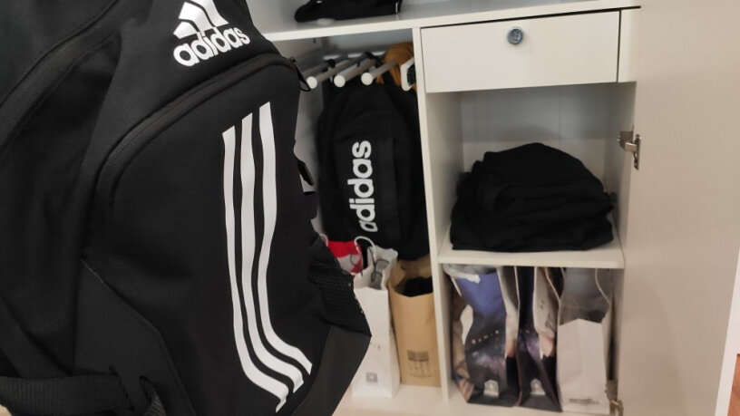 阿迪达斯官网adidas是不是正品，求真实回答？