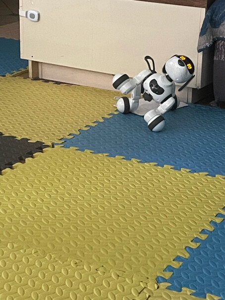 盈佳智能机器狗两岁宝宝可以玩吗？