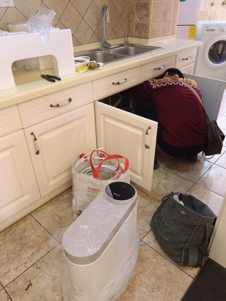 净水器安吉尔净水器家用厨房无桶净水机小白必看！哪个更合适？