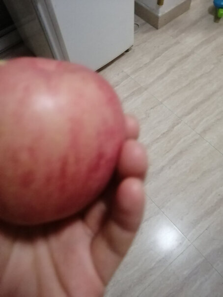 京鲜生苹果烟台红富士苹果12个礼盒净重2.6kg起网友诚实不欺人！只选对的不选贵的？