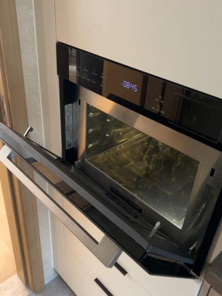 美的嵌入式微蒸烤炸4合1一体机50L这款烤箱的门是长宽是多少？