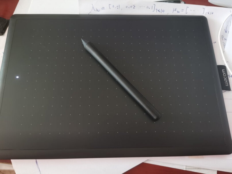 Wacom 写字板 CTL-672经常用Photoshop的套索或钢笔抠图，总感觉用鼠标操作不是很顺手。请问用手绘板，用套索或钢笔抠图会比鼠标方便很多吗？