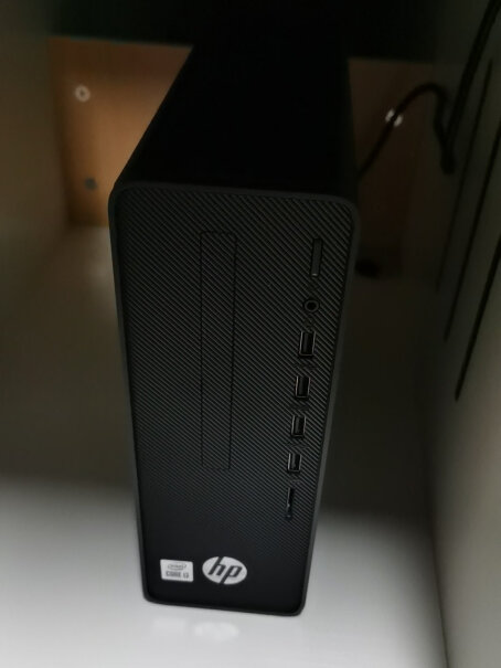 惠普HP战66商用办公台式机电脑主机十代i3-10100这款有没有带声卡，需要自己外置音响吗，另外连WiFi有断网的情况吗？