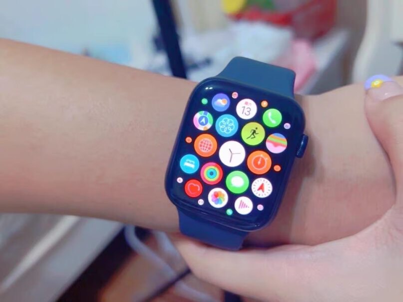 Apple Watch S8 银色金属表壳白色表带「GPS」分享怎么样？全方位评测分享！