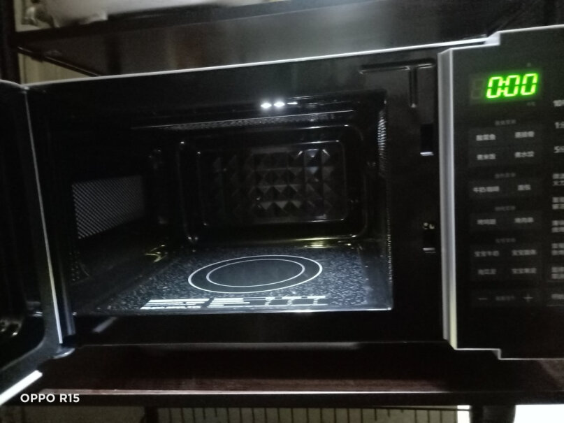 美的智能微烤一体机微波炉烤箱一体机请问，是什么材质,好清洗吗？