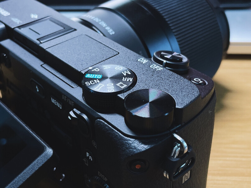 索尼 Alpha 6400 微单相机各位6400和尼康d7500哪个拍照好用一些？