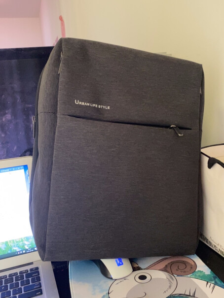 小米极简都市双肩包休闲商务笔记本电脑包15.6英寸16寸mbp放的进么？