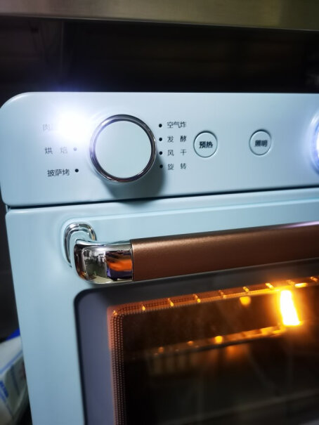 美的初见电子式家用多功能电烤箱35L智能家电请问各位烘培东西的时候，灯管会变红吗？