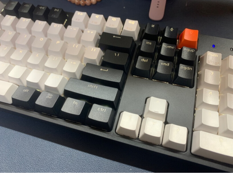 京东京造C2有线机械键盘平衡杆还是卫星轴？