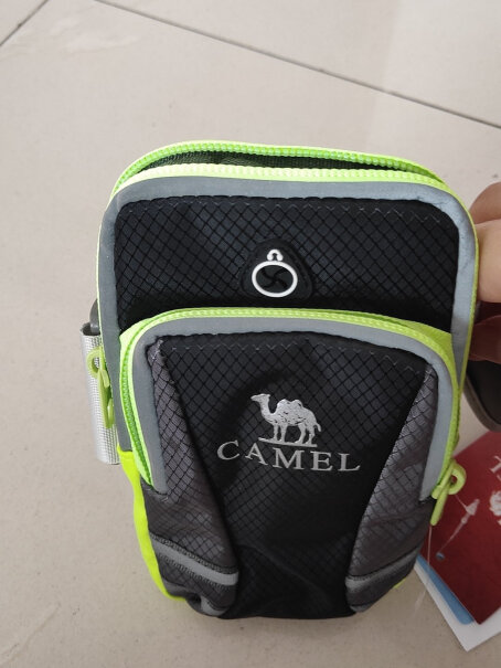 户外背包骆驼户外CAMEL户外情侣款手机臂包优缺点测评,真的好吗！