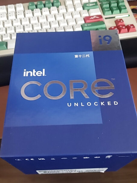 英特尔(Intel)i5-13600KFi712700KF对比i513600KF选那个好？