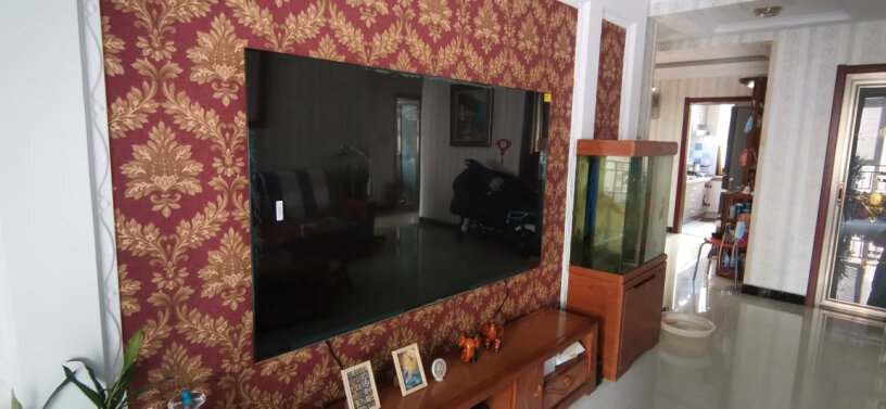 创维酷开电视50平的大厅用多大的电视？