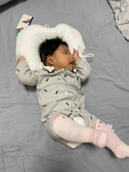 婴童枕芯-枕套bebebus婴儿枕头新生儿童0-1-2-3岁宝宝定型枕透气应该注意哪些方面细节！可以入手吗？
