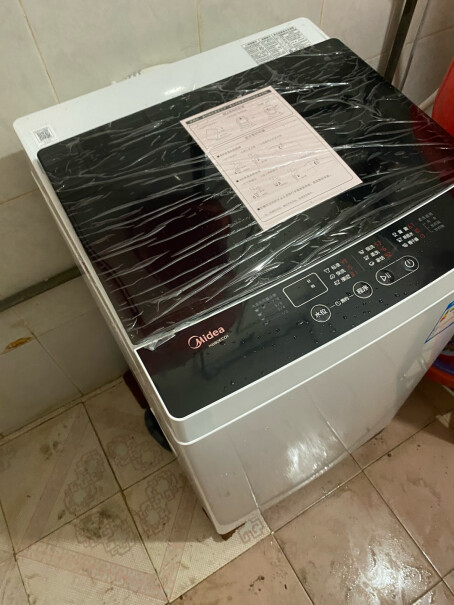 美的Midea你们买这款洗衣机有没有中孔藏水甩不干的情况？