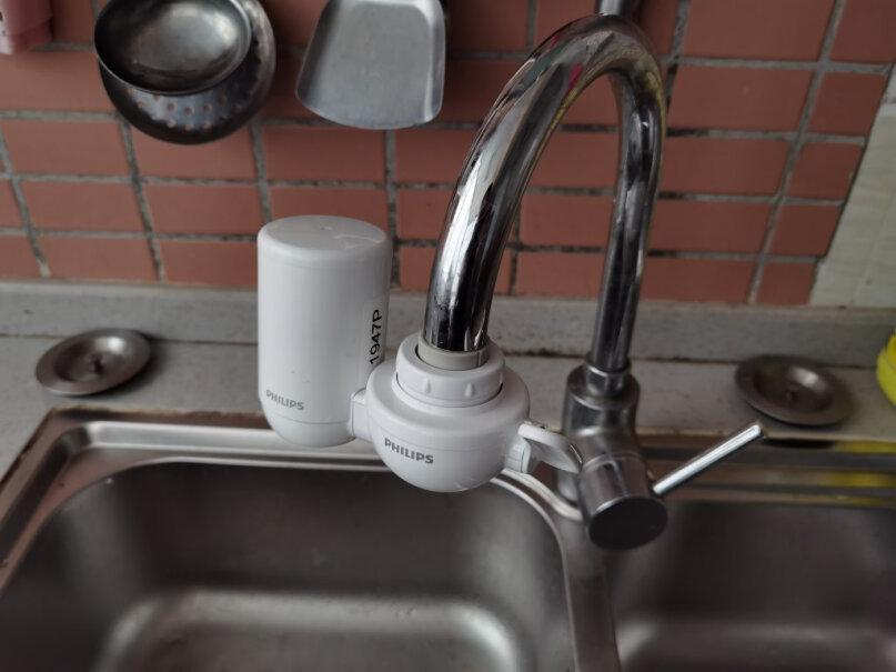 飞利浦水龙头净水器家用水龙头过滤器厨房自来水过滤器净水机为什么出来的是热水？