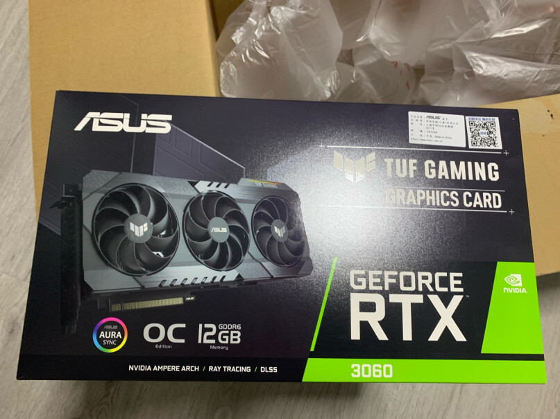 华硕RTX3060-GAMING我就想问问，有人看到按钮变红吗？