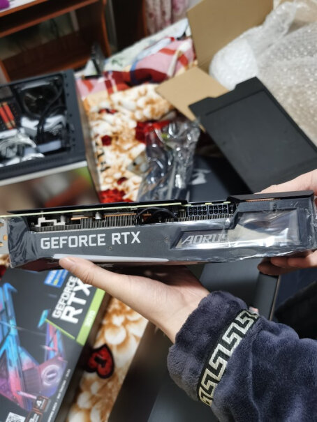 技嘉RTX 3070游戏显卡一万多的3070有人买吗？