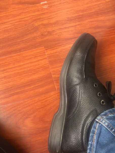 奥康官方男鞋日常舒适系带商务鞋鞋子穿上重吗 硬不硬？
