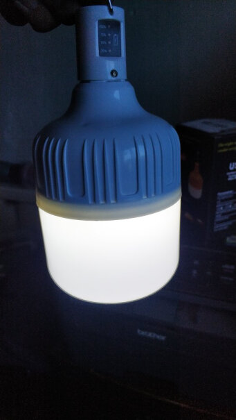 暗月夜市神器灯泡是玻璃的还是塑料的？