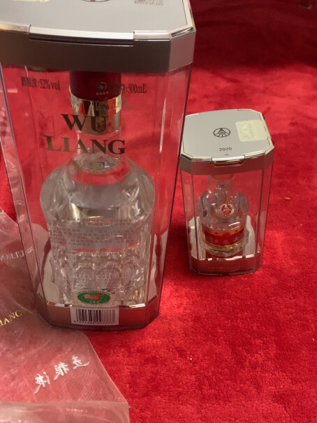 五粮液普五第八代2021年的五粮液50ml，100ml，250ml，375ml，有二维码么？