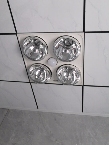 雷士照明吊顶浴霸275W嵌入式浴室灯泡卫生间集成质量真的好吗？图文爆料分析！
