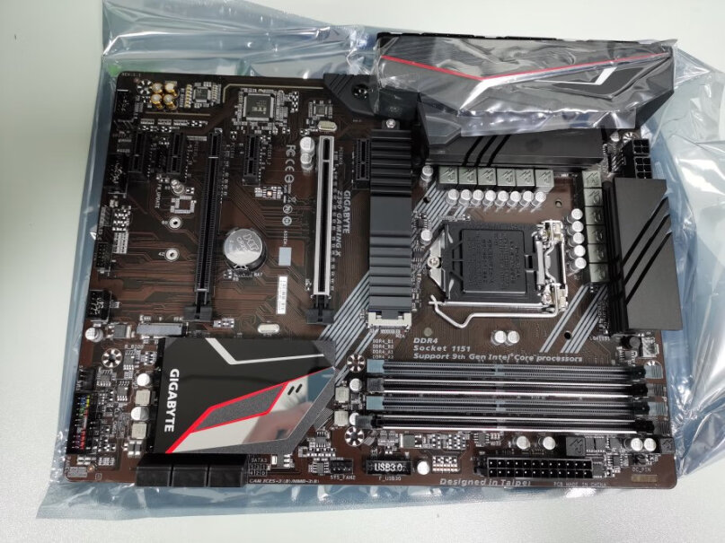 技嘉Z390GAMING这个板和z390 UD有啥区别鸭？