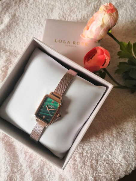 LolaRose手表女满天星英国时尚石英方形女士手表礼物你们买的手表走着会变慢吗？