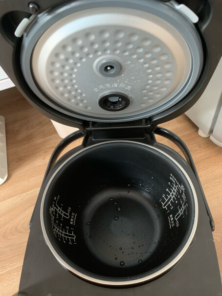 美的电饭煲4升家用智能IH电磁加热电饭锅为什么会一直自动保温，取消不了，空锅插电源还是这样？