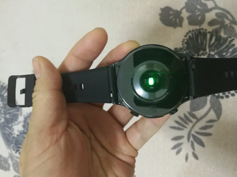 华为WATCH GT 2 Pro ECG智能手表请问小米10pro的反向充电可以充吗？