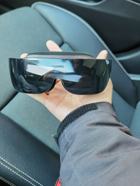 华为VR Glass CV10能下载影片吗，无网观看那种？