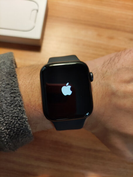 Apple Watch 6 GPS+蜂窝款 44mm深空灰色你们手表接受微信消息提示有消息但是有延迟吗？