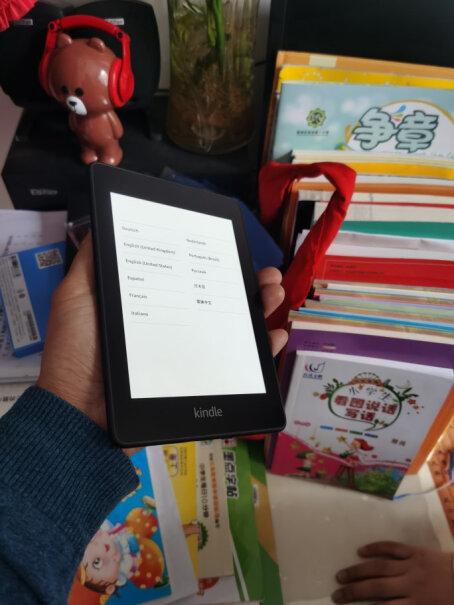 Kindle PW 8G阅读器-书卷礼盒能打开2g以上的pdf么？内容带灰色底纹会糊死么？