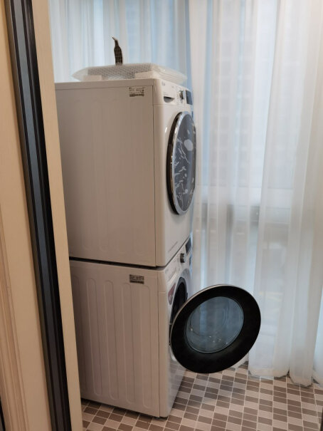 LG9KG双变频热泵烘干机家用干衣机烘干可以吸衣服上的猫毛吗？