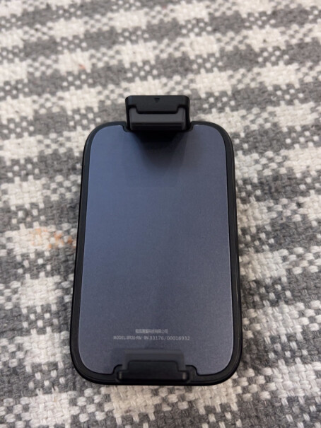 黑鲨冰封电竞散热背夹手机散热器请问iPhone12pro Max 用这个散热器会不会卡电源键？