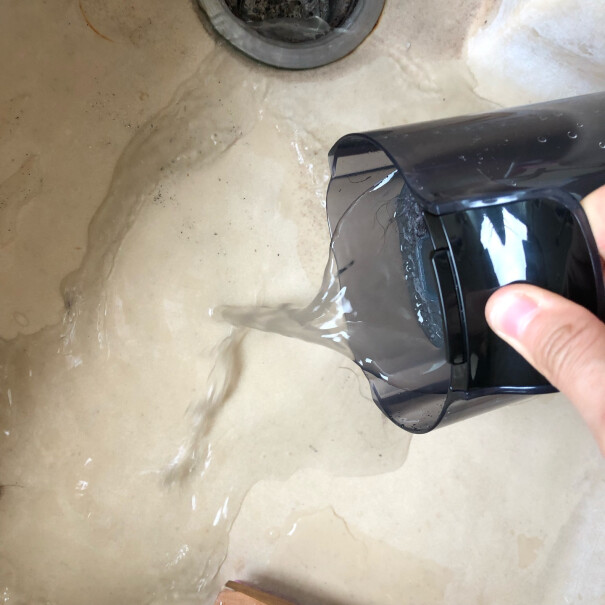 添可TINECO无线智能洗地机芙万2.0LED家用扫地机吸拖一体手持吸尘器请问，比较软的地板会被划伤吗？我看有评价说这机器会划仿地板是怎么回事？