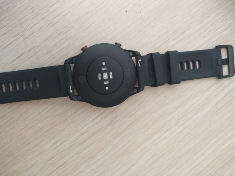 小米手表Color深空蓝这个和redmi watch 区别是什么？