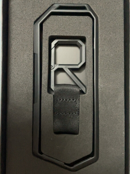 华硕ROG幻影STRIX ARION M2硬盘盒请问这个为什么比其他牌子贵这么多，比如飚王的she-c325