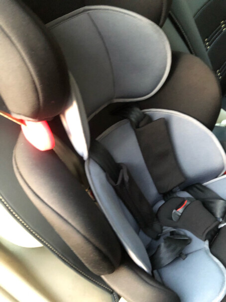gb好孩子高速汽车儿童安全座椅是不是装上这个，后排只能再坐一个人了？车小，日产逍客？