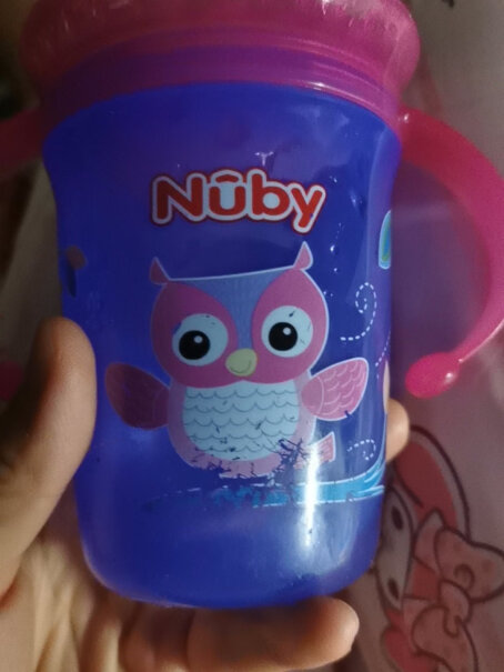 努比儿童水杯学饮杯新生宝宝婴儿带盖防漏水杯请问这个杯子能拿来当奶瓶使用吗？